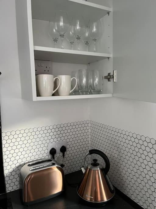 Stylish Townhouse In Lincoln Villa Екстериор снимка